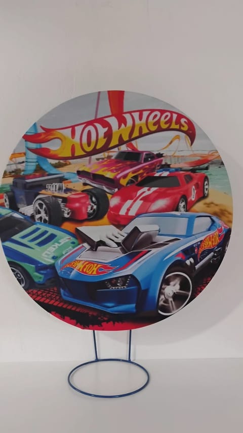 Decoração no tema Hot Wheels
